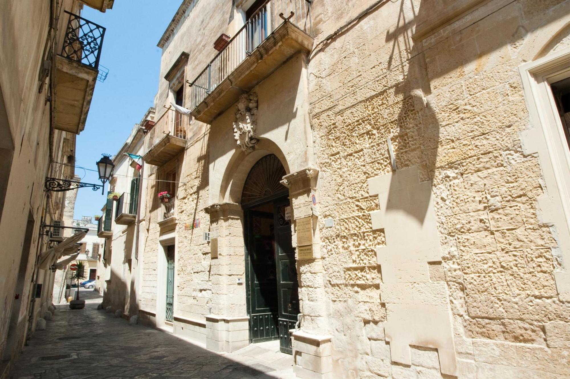 Azzurretta Guest House Lecce Exterior photo